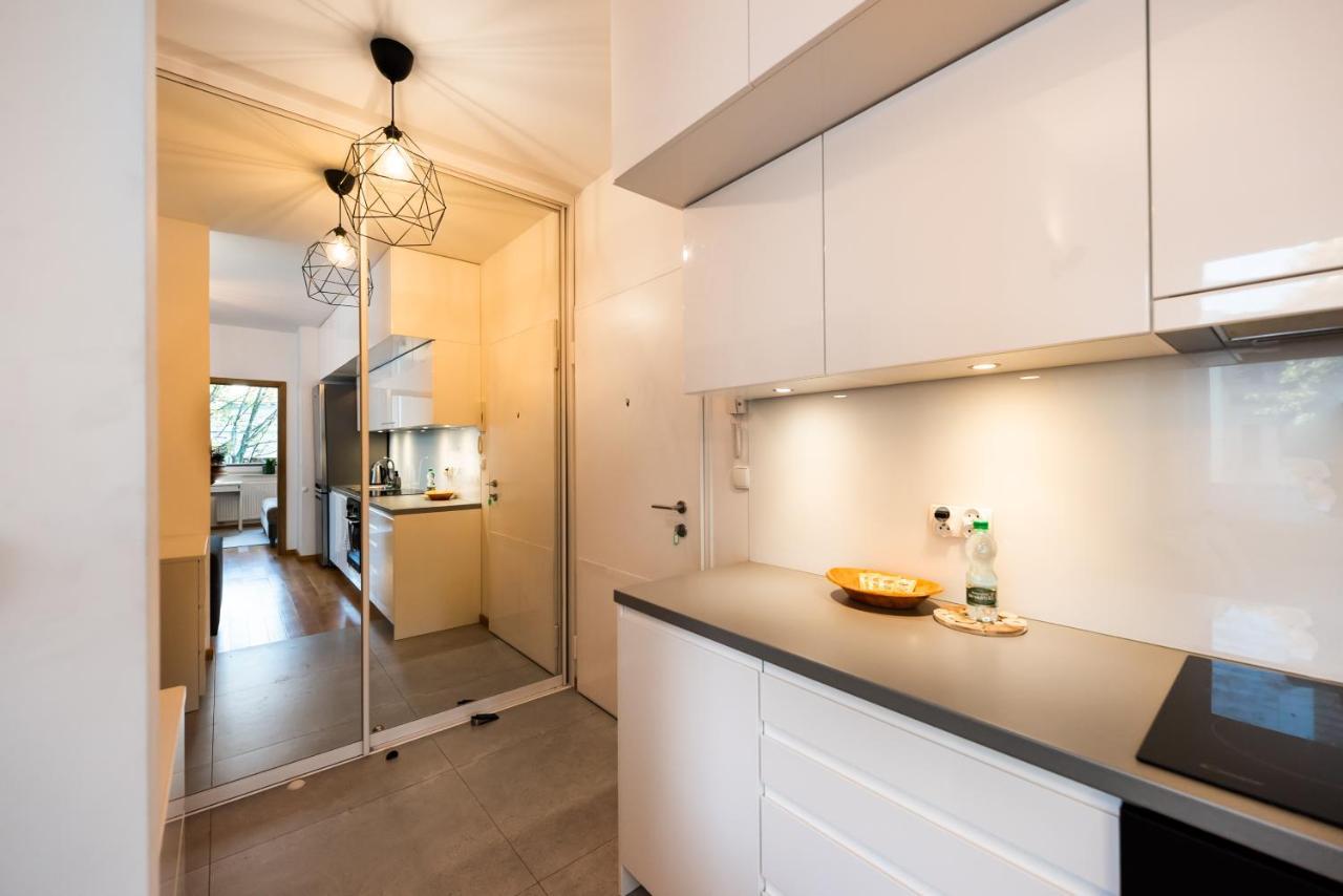 Jaktorowska Comfy Apartment Varsó Kültér fotó